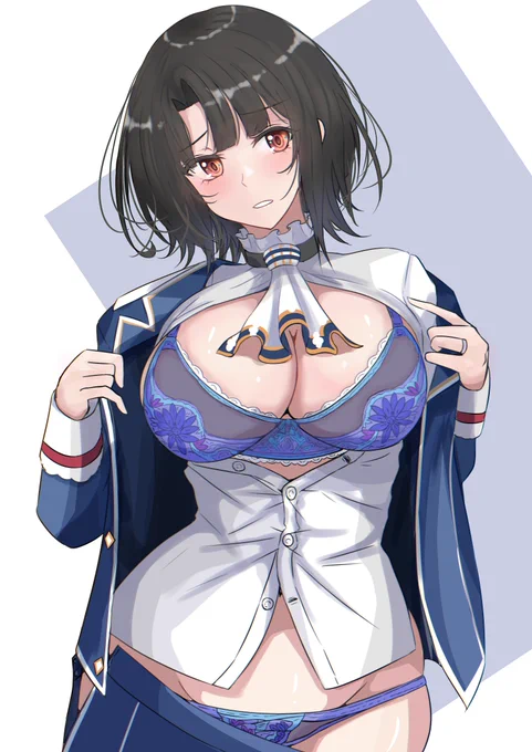 艦娘ってもっと谷間とか見えてるイメージあったけど、わざわざ半脱ぎにしてまで描いてるアホのせいだった(自分自身のことです)。 