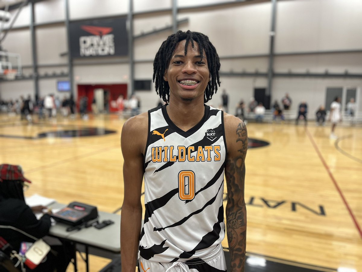 #GASO Summer Preview The Producers 🎬 Day 1️⃣ (Part 2) 📸 @iiiamdaunte - @WildcatsTX Deserves a look from college coaches NOW. Springy rebounder that can make high skill shots and score 15 feet and in. Big time lob threat. @JakeBrox2025 - @TWEBasketball Tough nosed player…