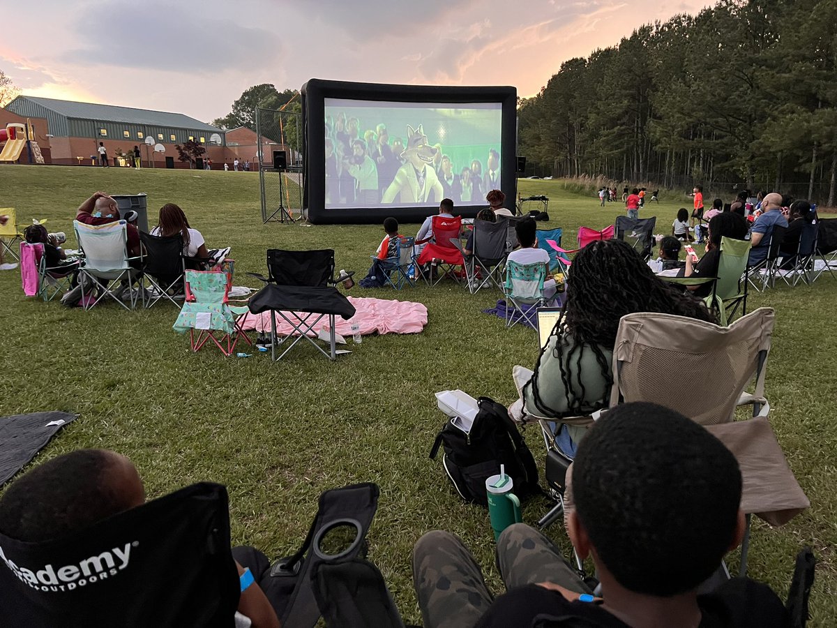 #stellar movie night at The @StonewallTell ! Enjoyed seeing our community come out and l enjoy the 🎦!!! @NPorter17 @Mrs_AABoyd @amybytheton @MrGTutor @EC_Tyson @Miss_GeeWiz @FAbercrombie_ @ADunnCounselor #bet #CultureMatters