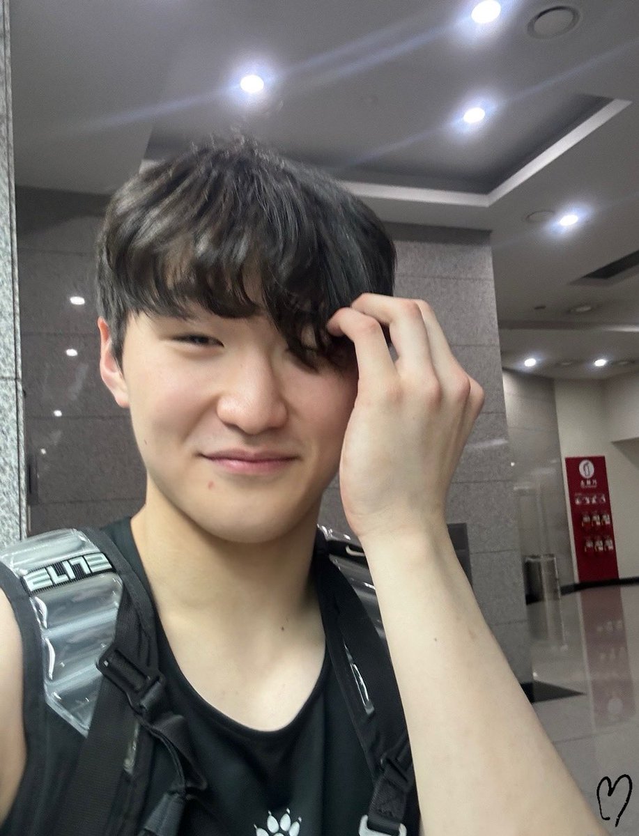 _Moonuu's tweet image. 유현아 제발