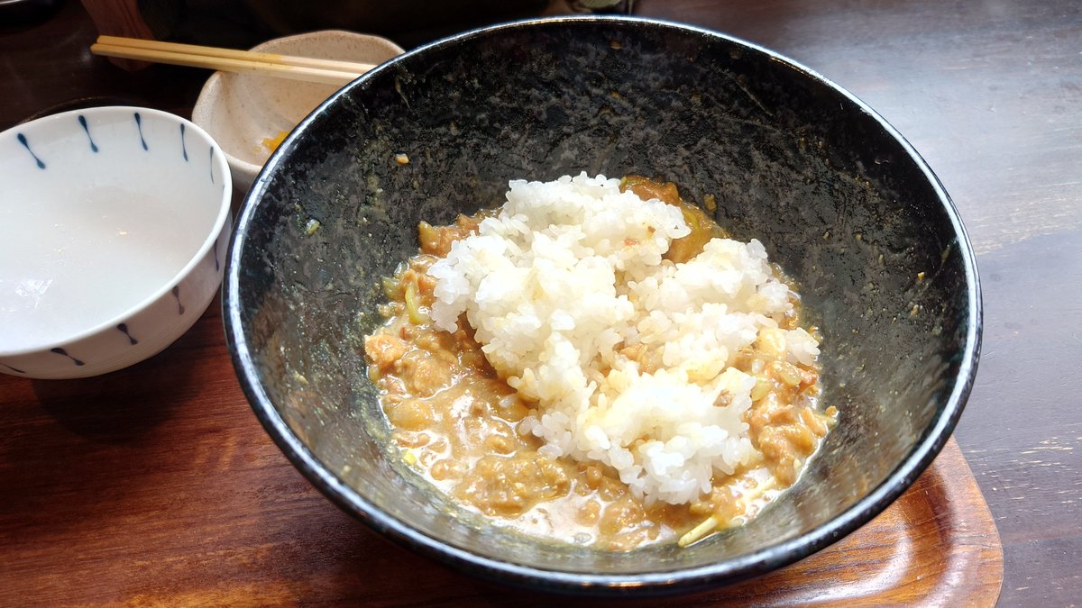 今日のランチは所沢市にて「柿屋うどん」今日の限定冷やしカレーまぜうどん＋小ライス。
うまうま。