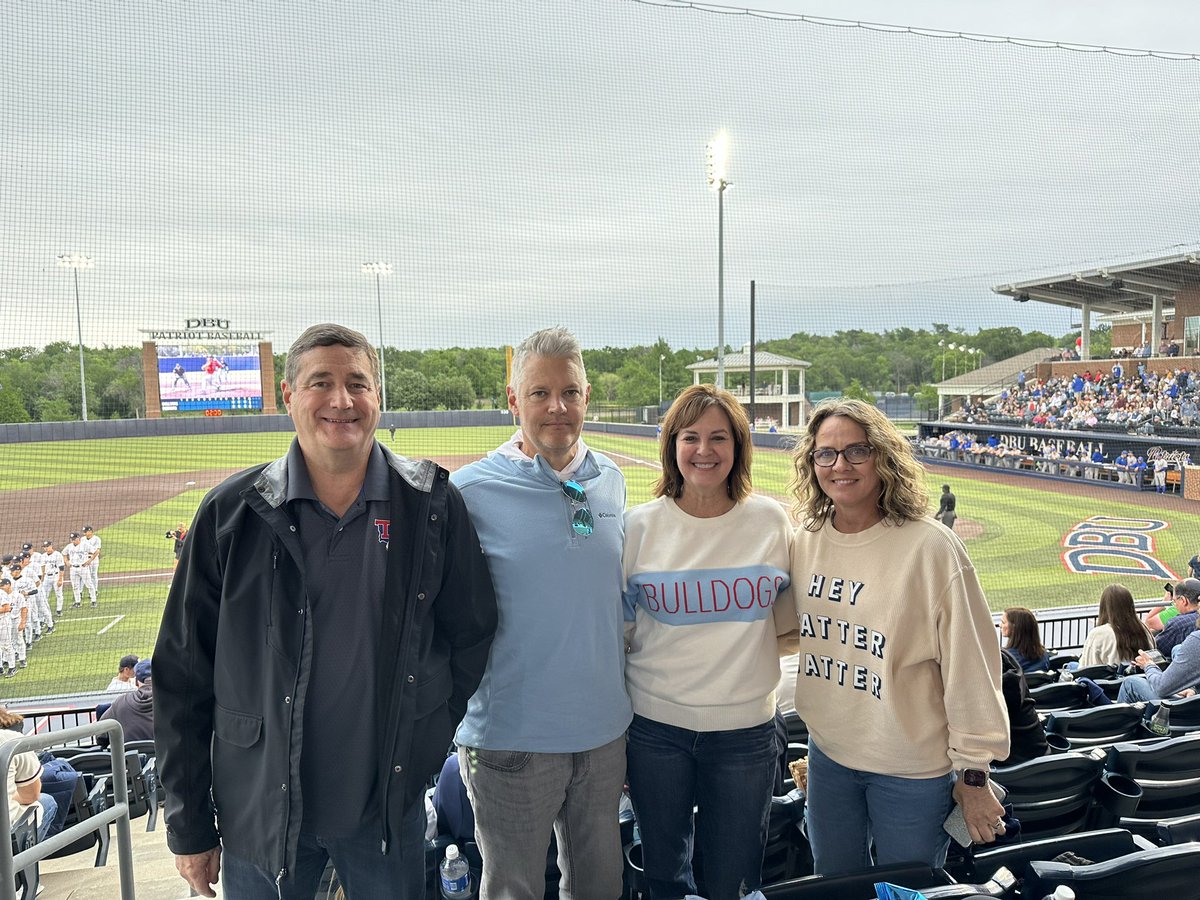 Big road W for the  Dogs! ⚾️❤️💙
