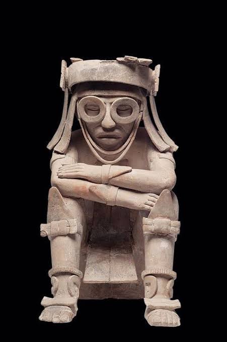 NacionTolteca's tweet photo. #Tlaloc proviene de la palabras del #nahuatl Tlalli que significa tierra y #octli que significa pulque, vino o licor, por lo que Tlaloc es el licor de la tierra, no es el #DiosDeLaLluvia, si fuera así, sería Teo, equivalente a deidad y Quiahuitl equivalente a lluvia. https://t.co/wmiSjkKTRc