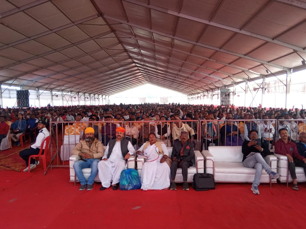 हक व अधिकार की लड़ाई,
अब संगठित होकर लड़नी है।
<a href="/RavindraBhati__/">Ravindra Singh Bhati</a>

#बामसेफ़_क्षत्रिय_एकता_जिंदाबाद