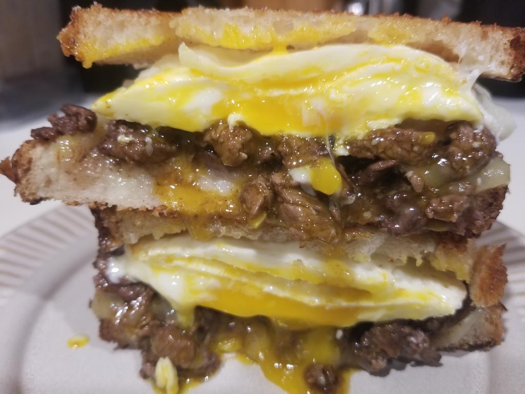 Steak egg and cheese sandwich on sourdoughs🤙
