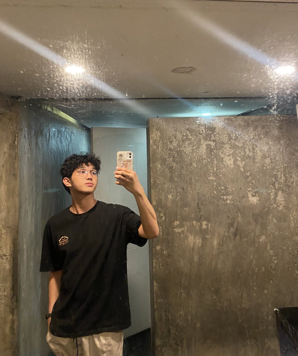 aldreyj02's tweet photo. buti nalang walang naghimala sa pop cr today 👻 https://t.co/2NXrY844OJ