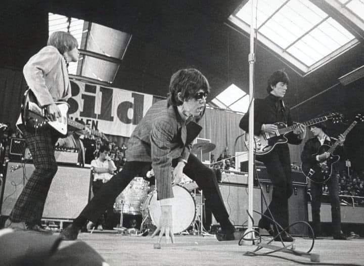 Cept to sing in a rock n roll band #RollingStones