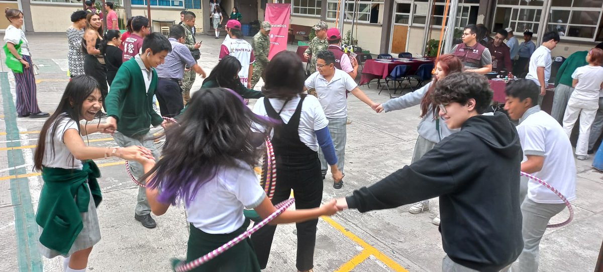 DIF_NMX's tweet photo. ✅ En el marco de la Jornada por la Paz 🕊️ y la Sana Convivencia, realizamos actividades lúdicas 🎲🧩 sobre los #Derechos de #NNA 🧑🏽🦱🧑🏽🦲🙋🏽 e impartimos plática 🗣️ para prevenir y detectar acoso escolar (bullying) ❎
✨
#ElDIFCercaDeTi
#Respeto https://t.co/OZujWsSJtQ