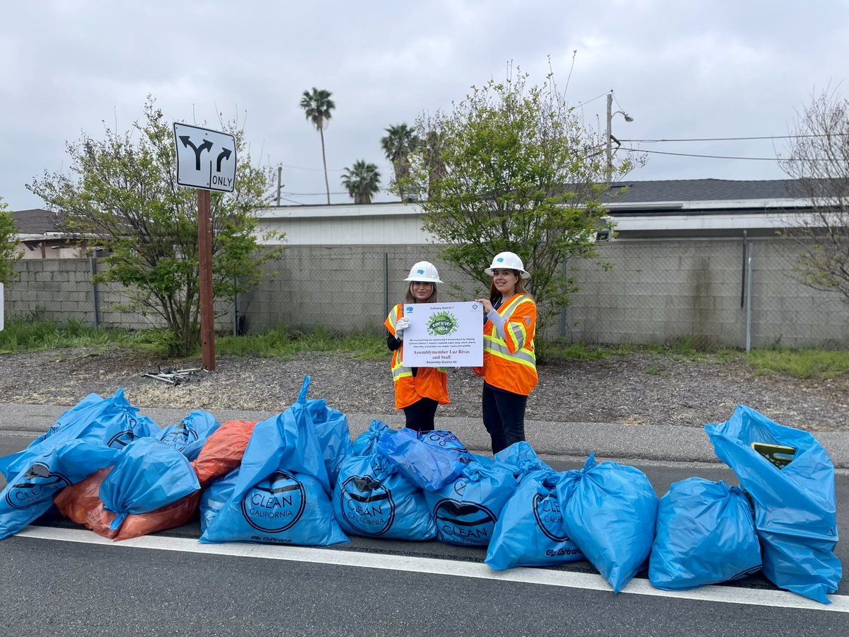 It was a great morning in #AD43 as we celebrated Earth Day with an I-5 clean up. Thank you to @CaltransDist7, Assemblymember @LauraFriedmanCA and @SenatorMenjivar team, and our dedicated community members for joining us to restore the beauty in our community.