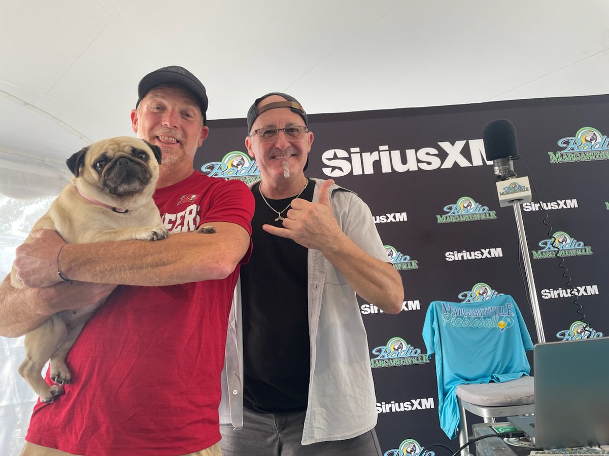 So, this happened today at our On-The-Road @RadioMville broadcast from the @MintoCommUSA @UsOpenPicklebal powered by @Margaritaville. This is #pickleball fan Toby (truth) with his friend Mimi. If you've been to our Orlando @RadioMville studio... you should get the joke. ≈/)≈