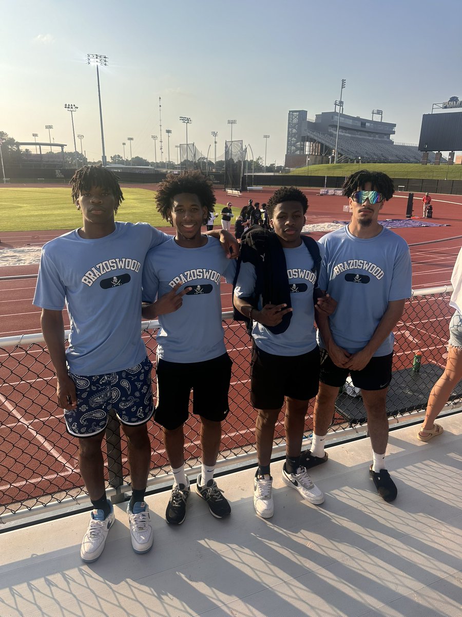 BISDCharacter's tweet photo. So proud of our Brazoswood Leadership Council kids and the job that they did at the Regional Unified Track Meet. They are great role models, encourages, and showed great sportsmanship to all the participants. https://t.co/Ld449W1O62
