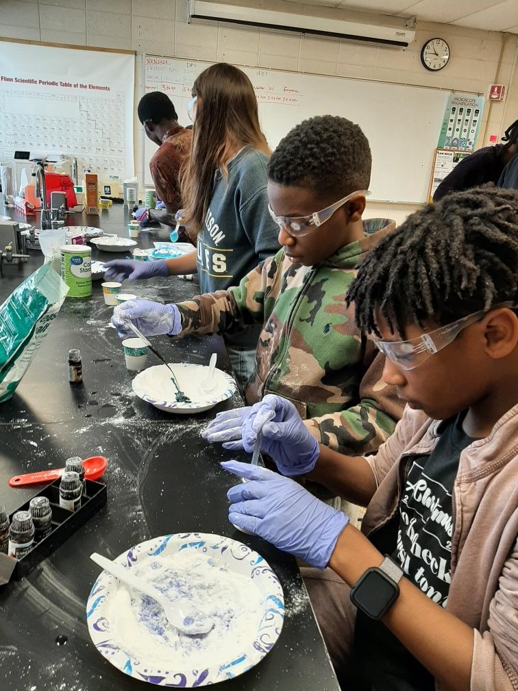 Youth Outreach in STEM tweet media