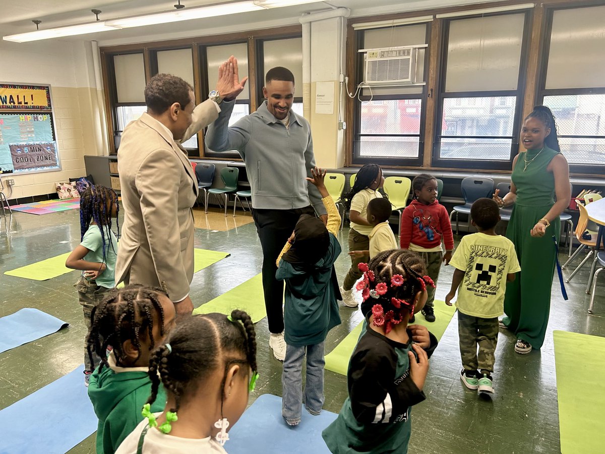 Thank you @JalenHurts for your generous commitment to improving learning environments in Philly schools. Your $200k donation will provide 300+ AC units in 10 schools across the district, ensuring comfort in classrooms and uninterrupted school days during warmer months. #PHLED