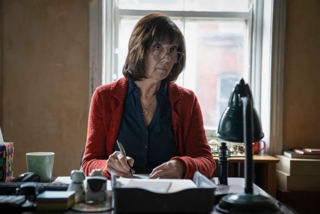 ddesmondbooks's tweet image. I’m amazed but happy to see Pat stepping up in The Running Grave to care for the little girl, Qing. #therunninggrave #robertgalbraith #robinandstrike