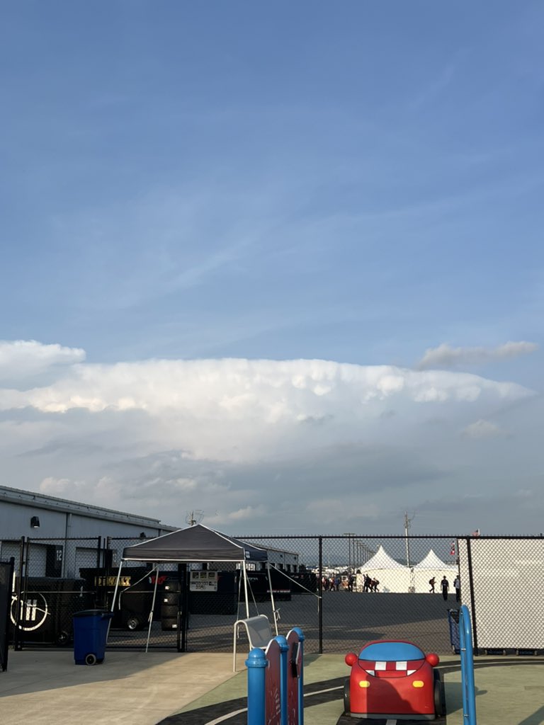 Strong thunderstorms with hail near Piedmont, AL seen from the Talladega Superspeedway where it’s currently sunny. #alwx @CBS_42 @NWSBirmingham