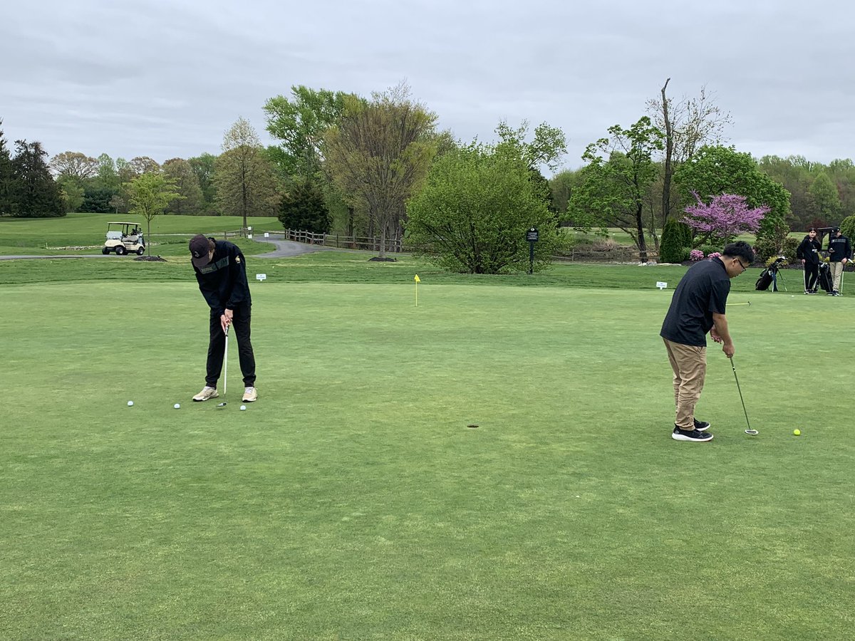 The team capped off a great week going 4-0 after an 0-3 start to the season shooting a 186 with Julian Boyer leading the way again. He shot another round of even par golf for his 3rd even par round this week! Sean, Kenny, and Ben had contributing scores in the match. #NJGolf