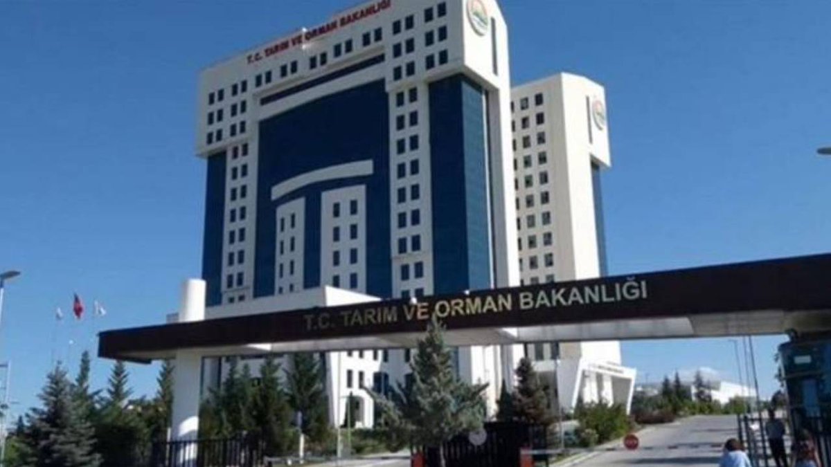 🔴 Tarım ve Orman Bakanlığı duyurdu: Ödemeler hesaplara yatırılıyor: Tarım ve Orman Bakanı İbrahim Yumaklı, 694 milyon 461 bin liralık tarımsal destekleme ödemesini bugün çiftçilerin hesaplarına aktaracaklarını duyurdu. birgun.net/haber/tarim-ve…