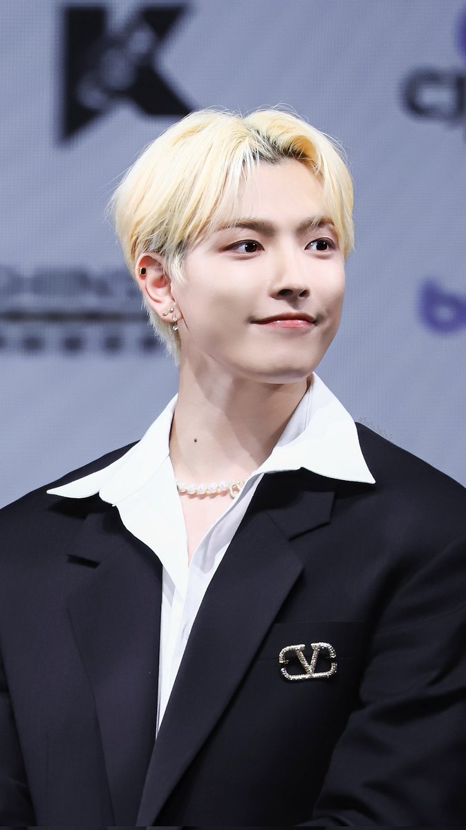 코첼라 2주차도 파이팅이따❣️🏴‍☠️

240331 KCON 홍콩 레드카펫
 #홍중 #HONGJOONG #에이티즈 #케이콘 #ATEEZatCoachella #CHELLATEEZ