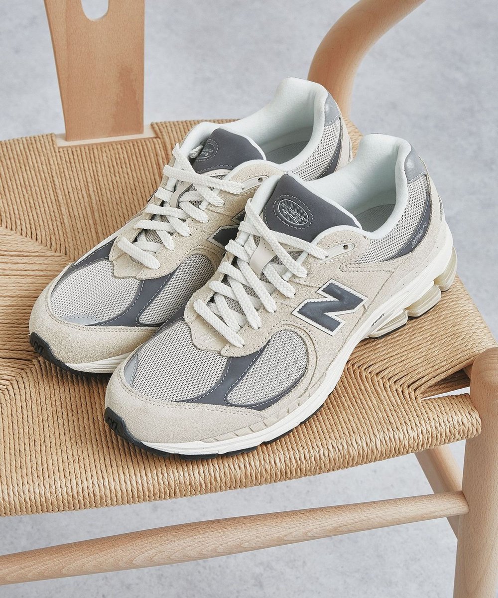 UA_glr_fan's tweet photo. 人気の #ニューバランス M2002Rの新色が販売スタート📣
程よくトレンド感のあるデザインと履き心地の良さで好評の #M2002R からシーズンカラーが登場です
使いやすいダークグレー/ベージュの2色でご用意👀
お出掛けが増えるこれからの時期にもぴったりな一足です✨
#グリーンレーベルリラクシング https://t.co/J5RWxiQjNG