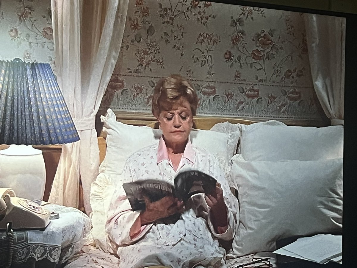 A real classic with loads of shenanigans - crossed wires, bad brothers and Grady trying to cook! This week we discuss “Crossed Up”!

tinyurl.com/Crossed-Up

#murdershewrotepodcast #angelalansbury #murdershewrote #cabotcoverage