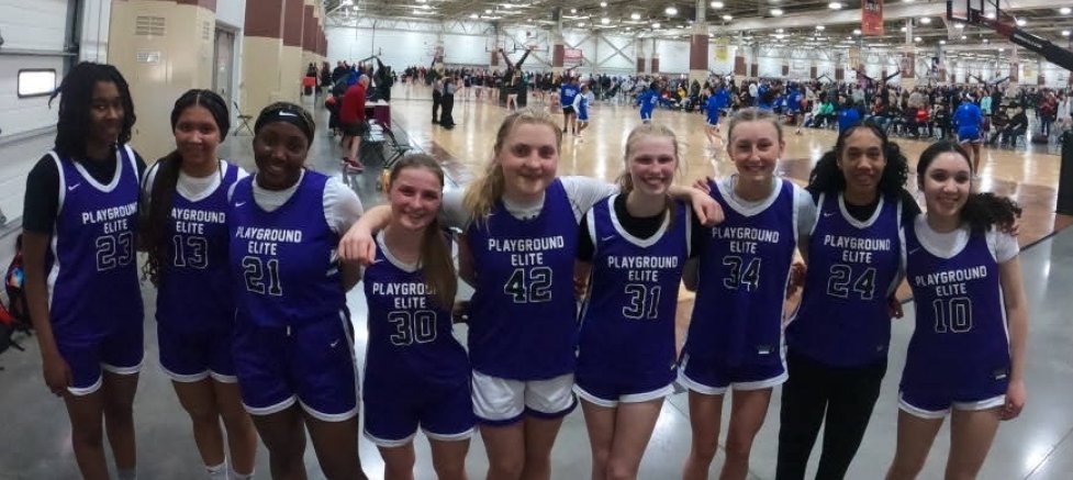 @USJN #windycityclassic 
Started slow against a good HOI Team and trailed 32-22 at half. EXPLODED for 48 in the 2nd half to go on and win 70-58.
Nice work Girls! 
@PG2026Elite @WIPGEGirls