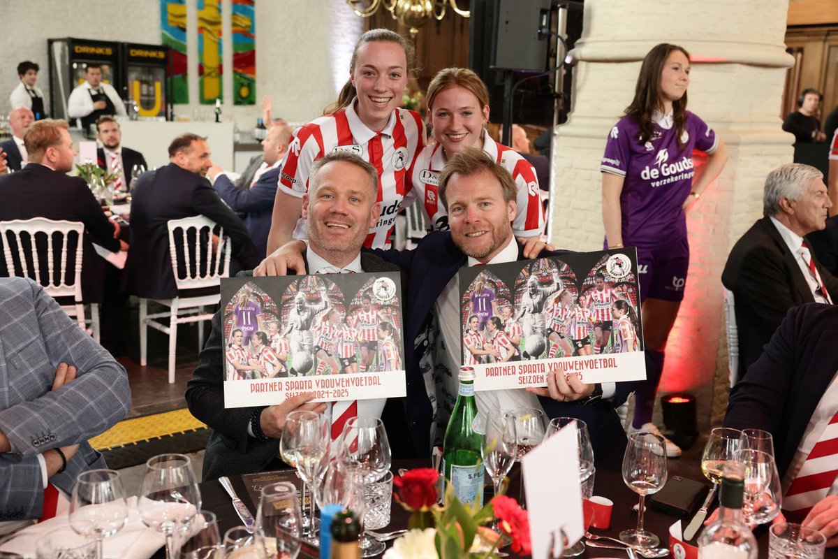 ᴺᵃᵍᵉⁿⁱᵉᵗᵉⁿ 
𝗪𝗢𝗪 &amp; ᴛʀᴏᴛꜱ
Rood Witte Mannen &amp; Vrouwen Diner 2024 🪩💃🏼🎙️🎞️❤️🤍

sparta-rotterdam.nl/fotoverslag-ro…