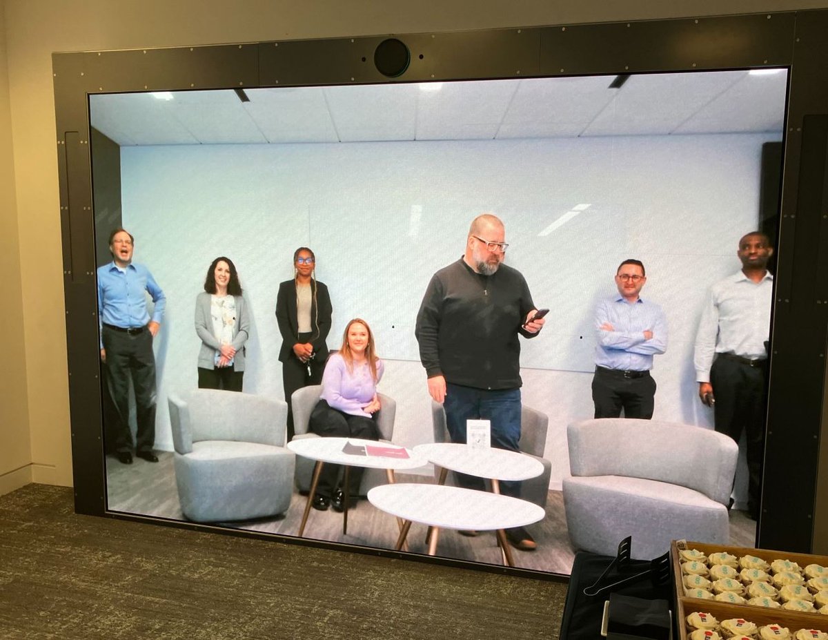 JLLSpark's tweet photo. Welcome to the future of meetings. Portfolio company @SharedStudios recently installed three portals in @JLL's Chicago, Atlanta, and London offices, giving employees the opportunity to experience the technology first-hand with our colleagues around the globe. @JLLUK @jll_usa https://t.co/TfE4jIiJJH