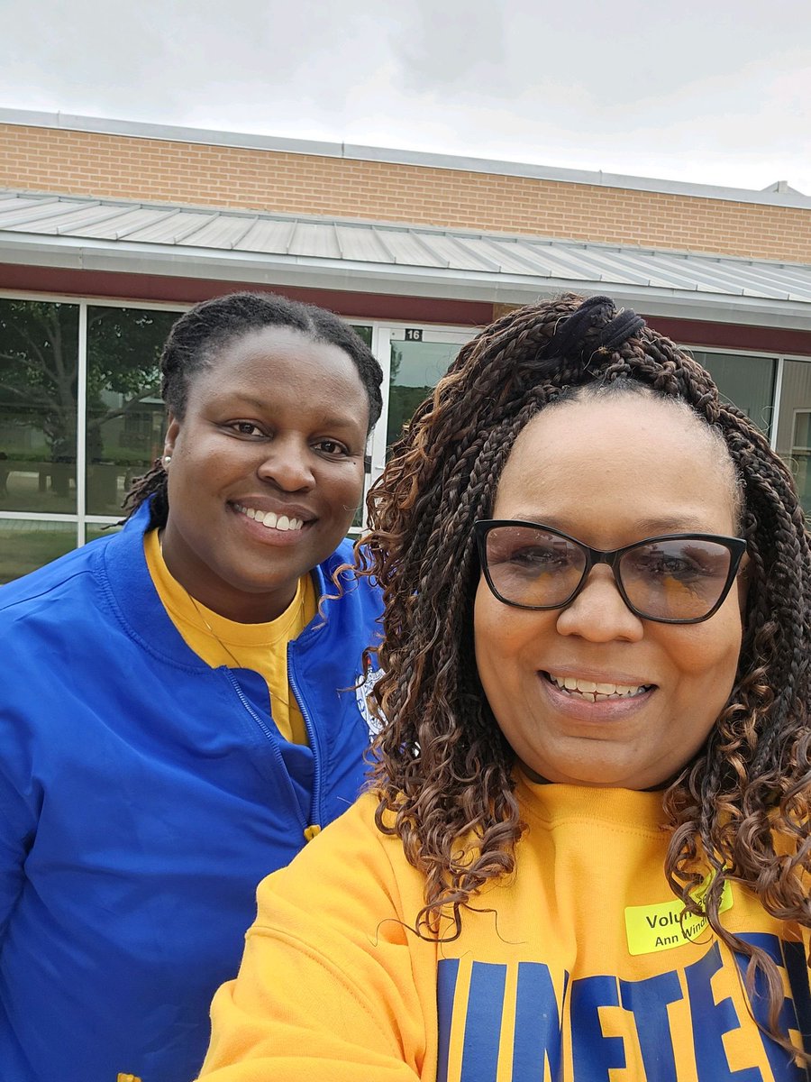 SGRhoDenton's tweet photo. April is National Volunteer Month &amp; Nu Pi Sigma has been volunteering all over Denton County! Today Sorors volunteered at Anne Windle School for Young Children for Field Day. 

#NuPiSigma #SGRhoDenton #LeadingwithLove #SigmaSWR #GreaterServiceGreaterProgress #DentonTX https://t.co/zbi5XC8adX