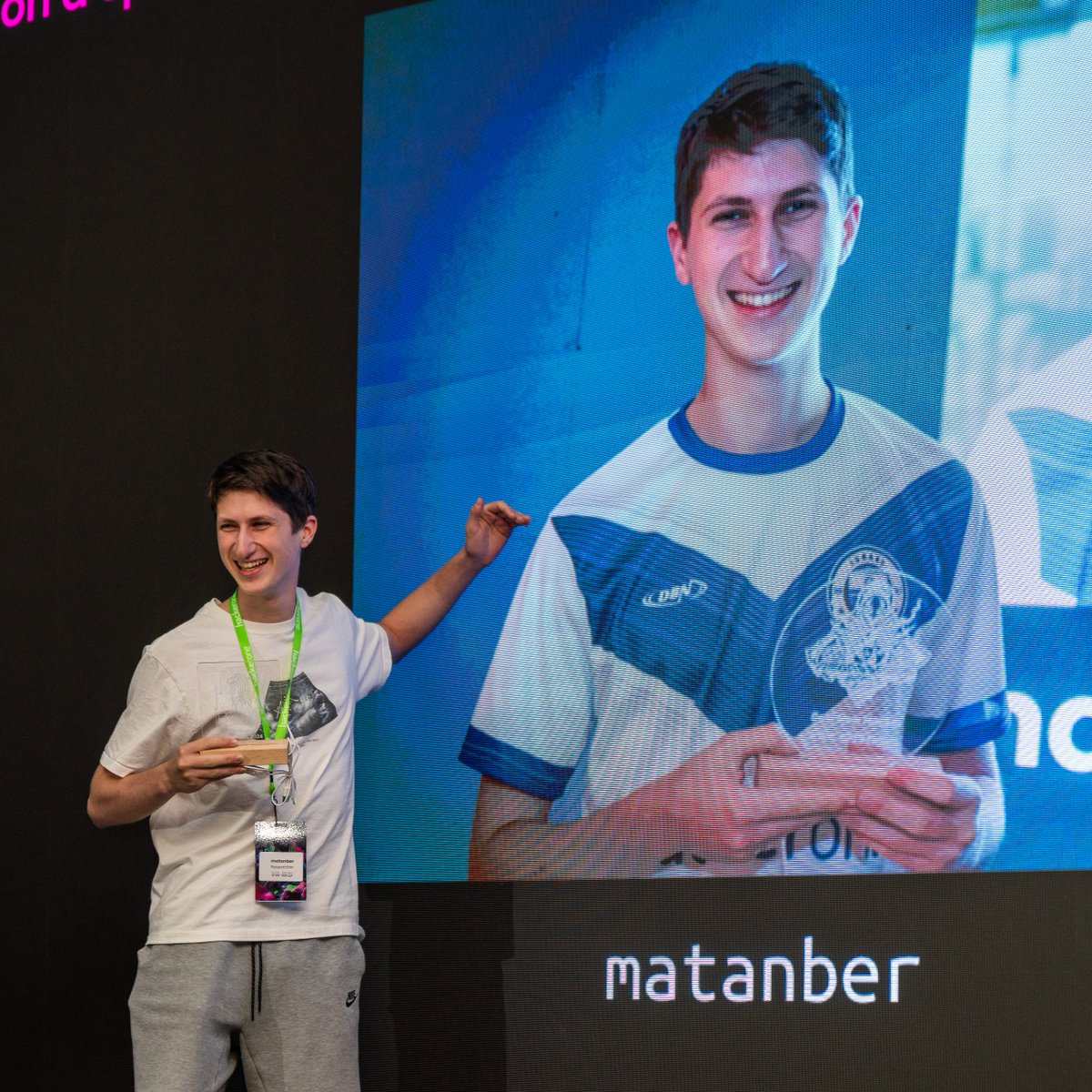 HackerOne tweet media