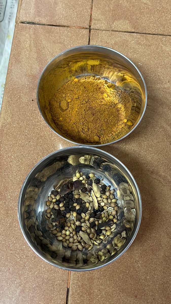 The spice powders are a mix of turmeric (Manjal), Cumin (Jeera), Garam Masala, chilli powder (milagai) and cinnamon (Pattai)

Whole spices we hv coriander seeds (dhaniya), fennel (sombu), green cardamom (elakkai), cloves (krambu), star anise (lavanga poo), black pepper (Milagu)