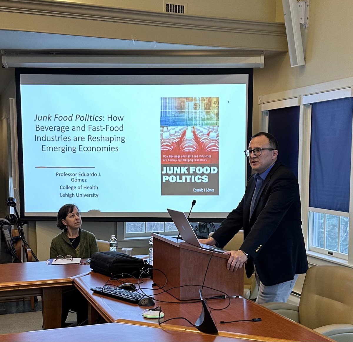 It was an honor to lecture about my latest book Junk Food Politics at @RohatynCenter @Middlebury College this week. What a wonderful community of students and faculty working on global health!