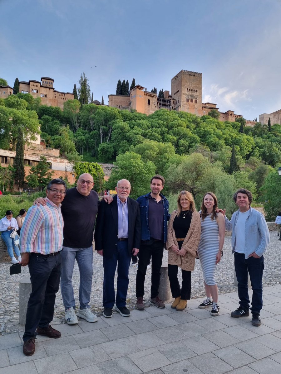 A great tour this evening with our friends in @ciudad_granada as we prepare to share the work we do at Manchester #CityofLit and @Carcanet at the @ferialibrogr tomorrow celebrating 10 years of Granada as a @UNESCO #CityofLiterature 🇪🇸