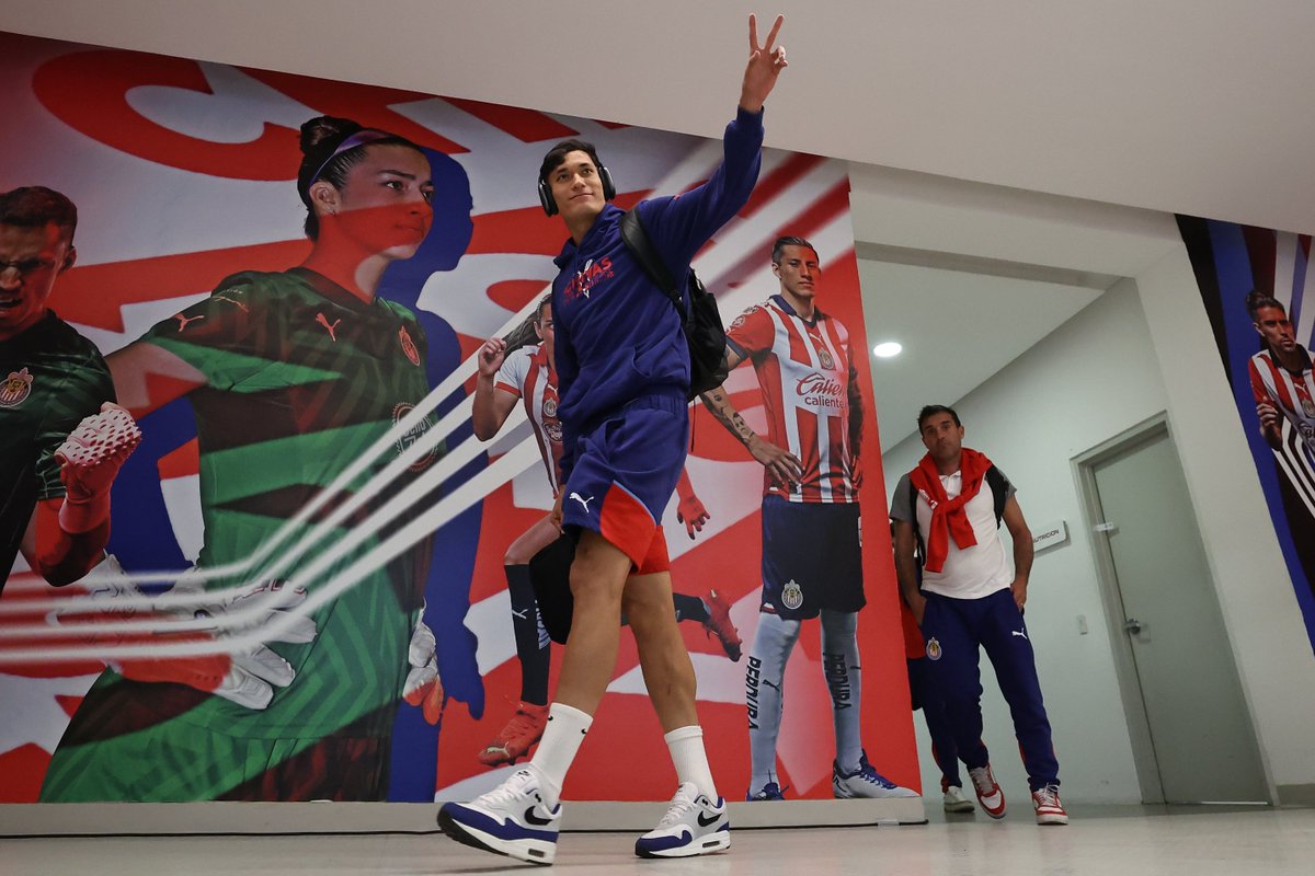 ✌🏻 ¡Hola, <a href="/X/">X</a>! 🔴⚪️