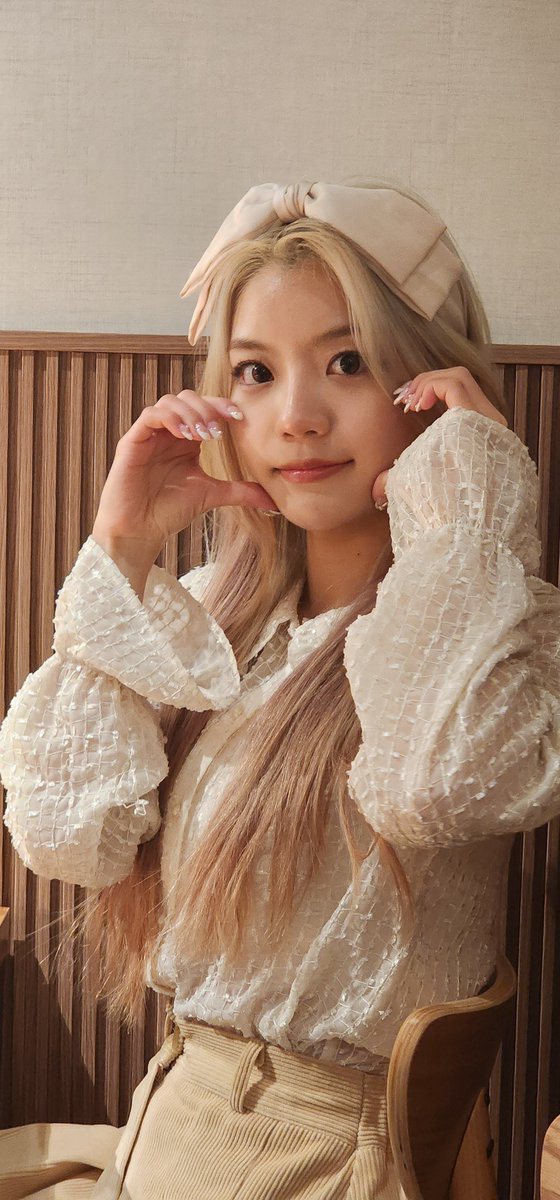 ESUOHSNSD's tweet image. FLORIAのスミとしての最後の姿。またどこかで会えることを願ってます💫😊
#FLORIA #플로리아 #수미