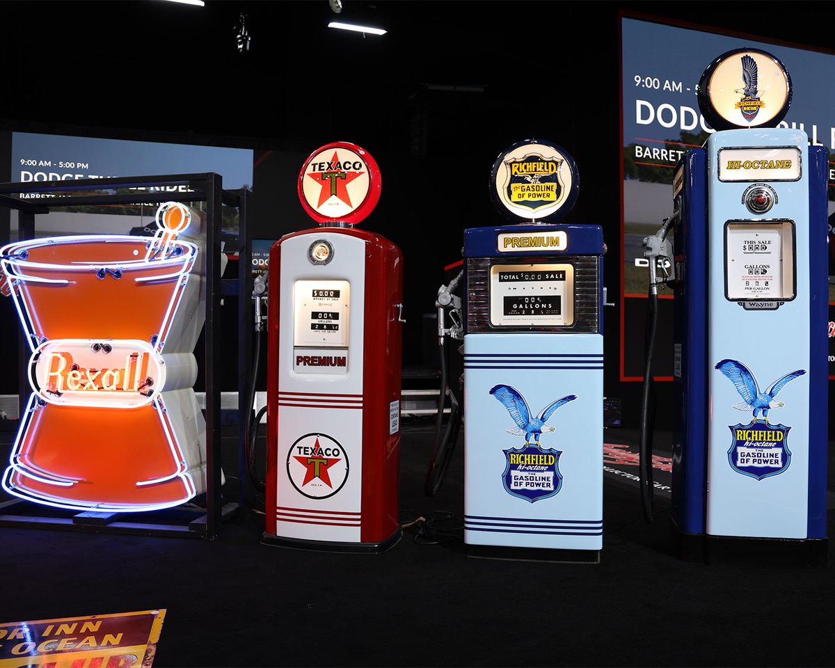 Barrett_Jackson's tweet image. A 1950s #ChrisCraft Woody #Speedboat kiddie ride came out on top during the morning’s #Automobilia Auction with its $27,600 sale.
 
Join us on Super Saturday for what is sure to be another fantastic day in #Florida!

Read More: bit.ly/PB24-Day2of3