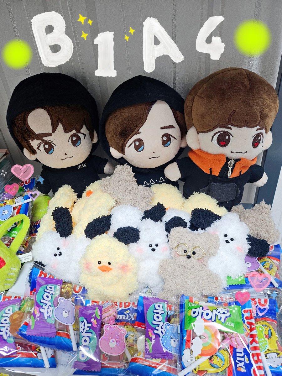 jinkk0817's tweet image. 𝐁𝟏𝐀𝟒 𝟏𝟑𝐓𝐇 𝐀𝐍𝐍𝐈𝐕𝐄𝐑𝐒𝐀𝐑𝐘
𝐅𝐀𝐍 𝐂𝐎𝐍𝐂𝐄𝐑𝐓 &amp;lt; 𝟏𝟑𝐀𝐍𝐀=𝐃𝐀𝐘 &amp;gt;

나눔공지-`♥´-

모루인형 30set 
간식 40set

4월20/21일 막콘 
시간,장소는 나눔전에 올릴게요✨

#B1A4 #13ANA_DAY #반하는_날
#신우 #산들 #공찬