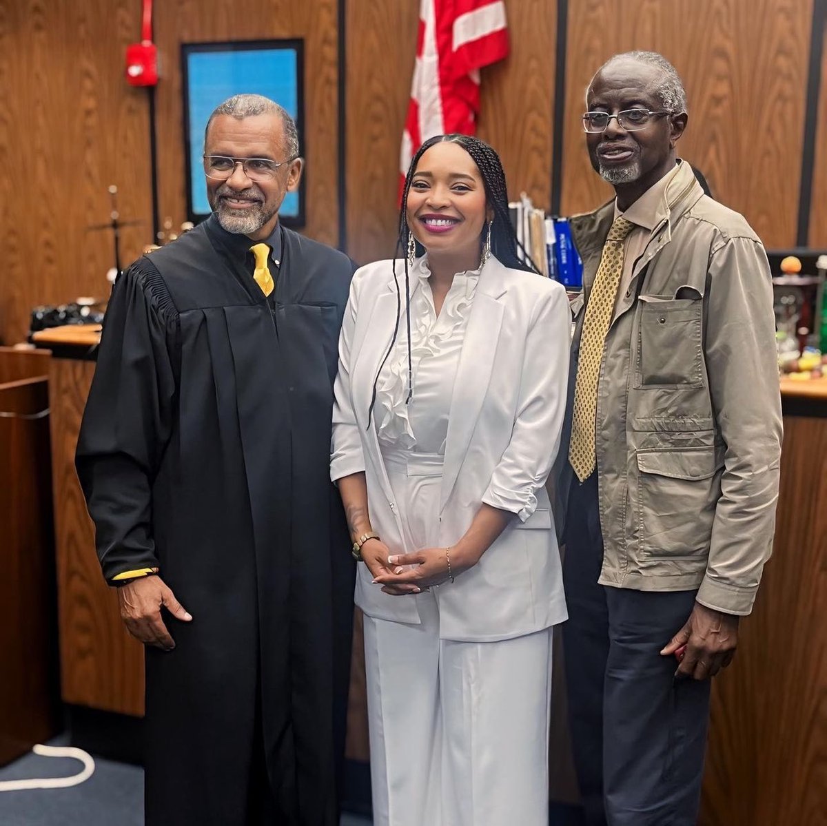 bardaddymovie's tweet photo. Congrats to Attorney Shá Dixon who was recently sworn in as an attorney in the State of California!⚖️📖👏🏿She invited Attorney Al Jenkins, her mentor, to her momentous swearing in ceremony.
#blackattorney #blackattorneys #blackattorneysmatter #blacklawyers #BarDaddyMovie https://t.co/hNEUco1z9I