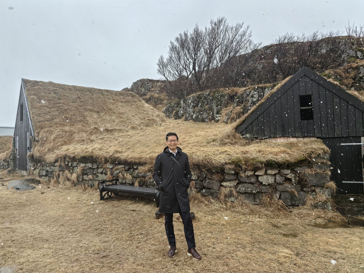 HeRulong's tweet photo. Turf house is only a cultural symbol now, but it used to be the dwelling place for Icelander in the past. It reminds me that both Iceland and China have witnessed dramatic progress in a very short period of time. Remarkable!
#Borgarnes #Borgarbyggð https://t.co/wnhMAjQWTY