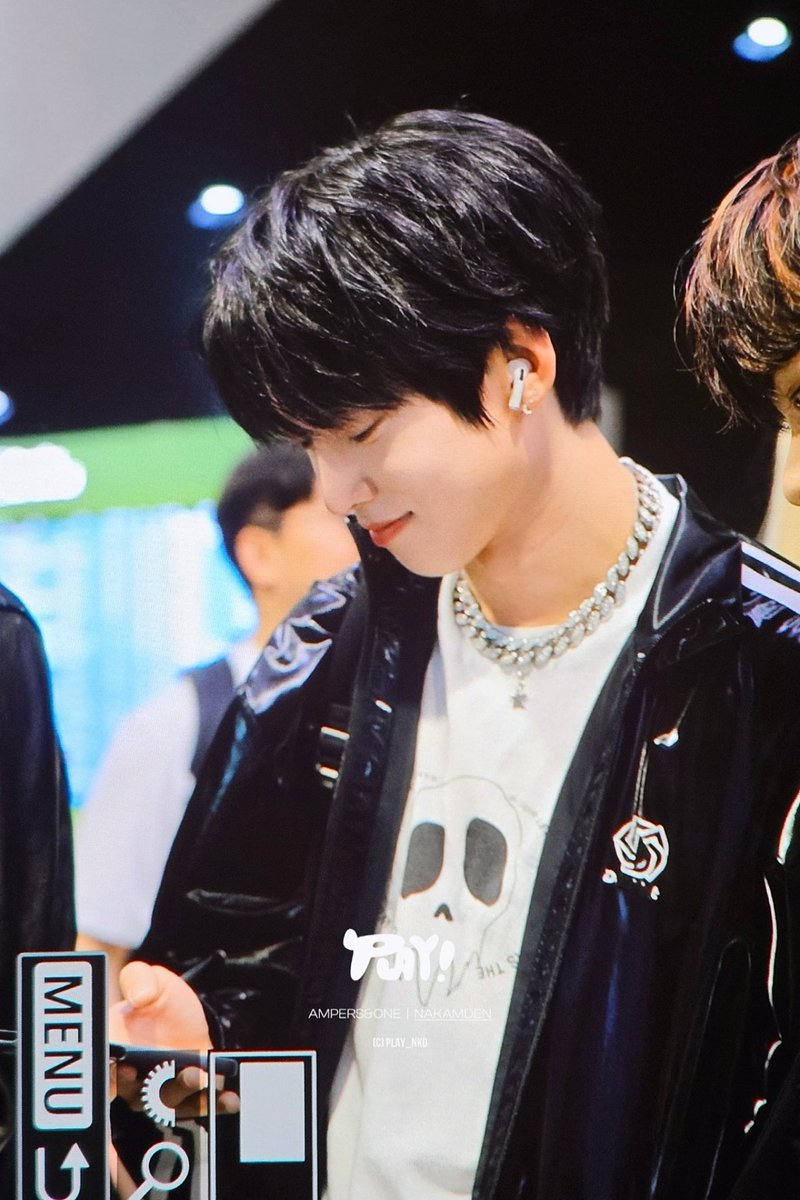 play_nkd's tweet photo. 240420 ICN 출국 🫶🏻
#앰퍼샌드원 #AMPERSANDONE 
#KAMDEN #나캠든 #나두빈 https://t.co/jL7hlNDPIf