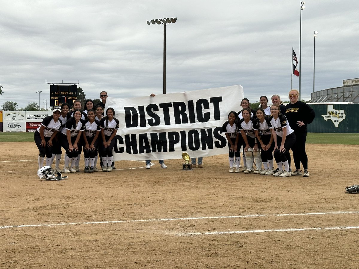 Can you say District Champs!?!
<a href="/Snyder_Tigers/">Snyder Tigers Football</a> 🥎 #Shutout