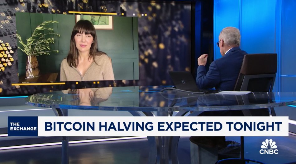 ON THE EVE OF THE HALVING WE TALK MINER BIZ MODELS AND FLOWS what if.... ordinals, brc-20s, and runes are about to make miner revenues go brrr? thats what happened in dec 2023, miner revenue was >40% tsxn fees @CNBCTheExchange 👇 cnbc.com/video/2024/04/…