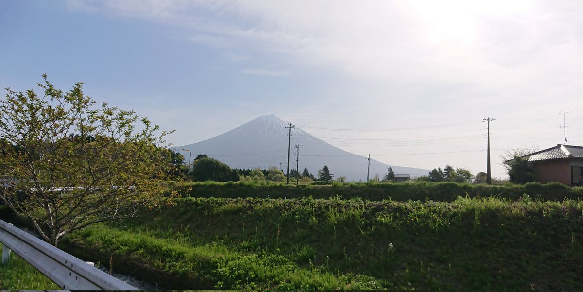 今朝も安定な霞のMt,FUJI🌫🗻

週末土曜日
皆さまおはようございます☀️
本日もどうぞお健やかに✨

 #FUJIYAMA
 #土曜出勤