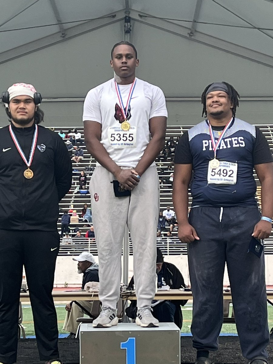 🚨Regional Champion Alert🚨CJ Williams wins the Shot Put and sets a new School Record of 59’ 7.75 and qualifies for the State Meet in Austin!