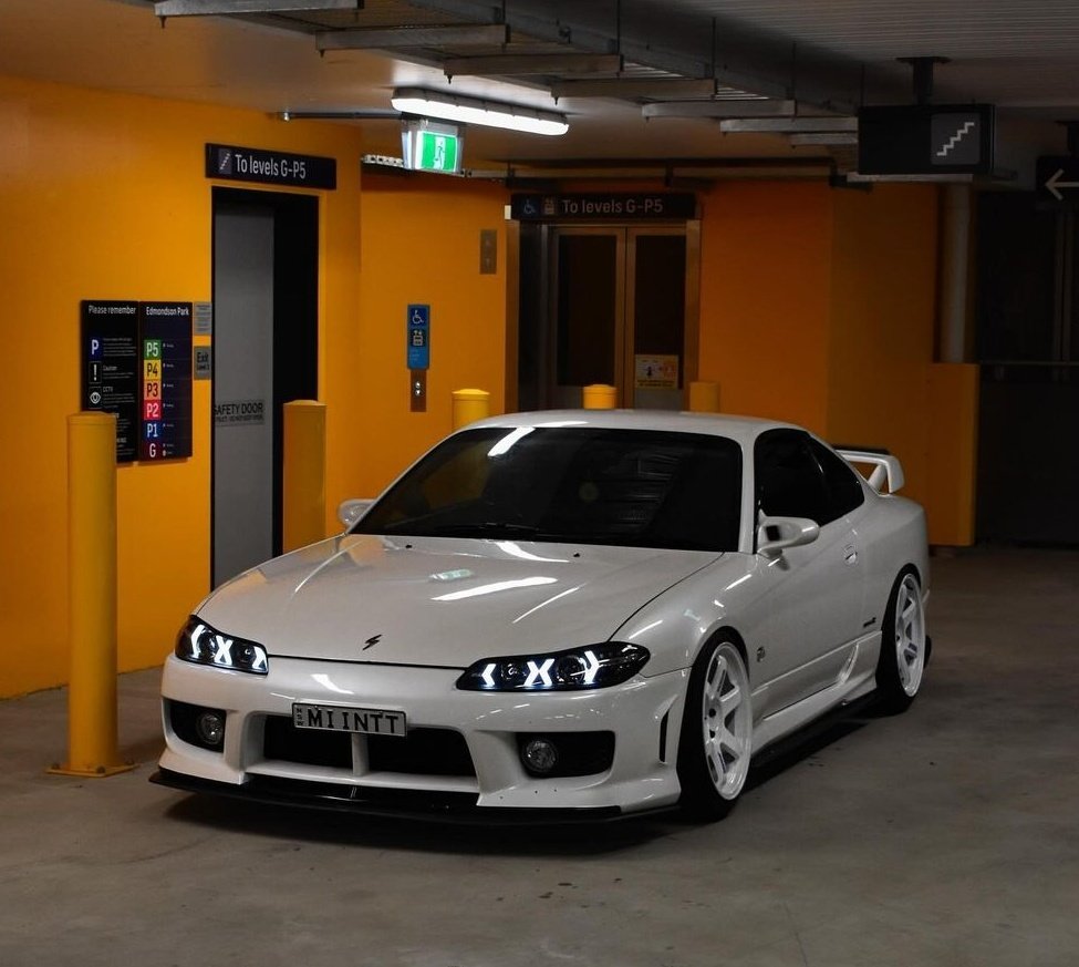 Nissan S15 Silvia