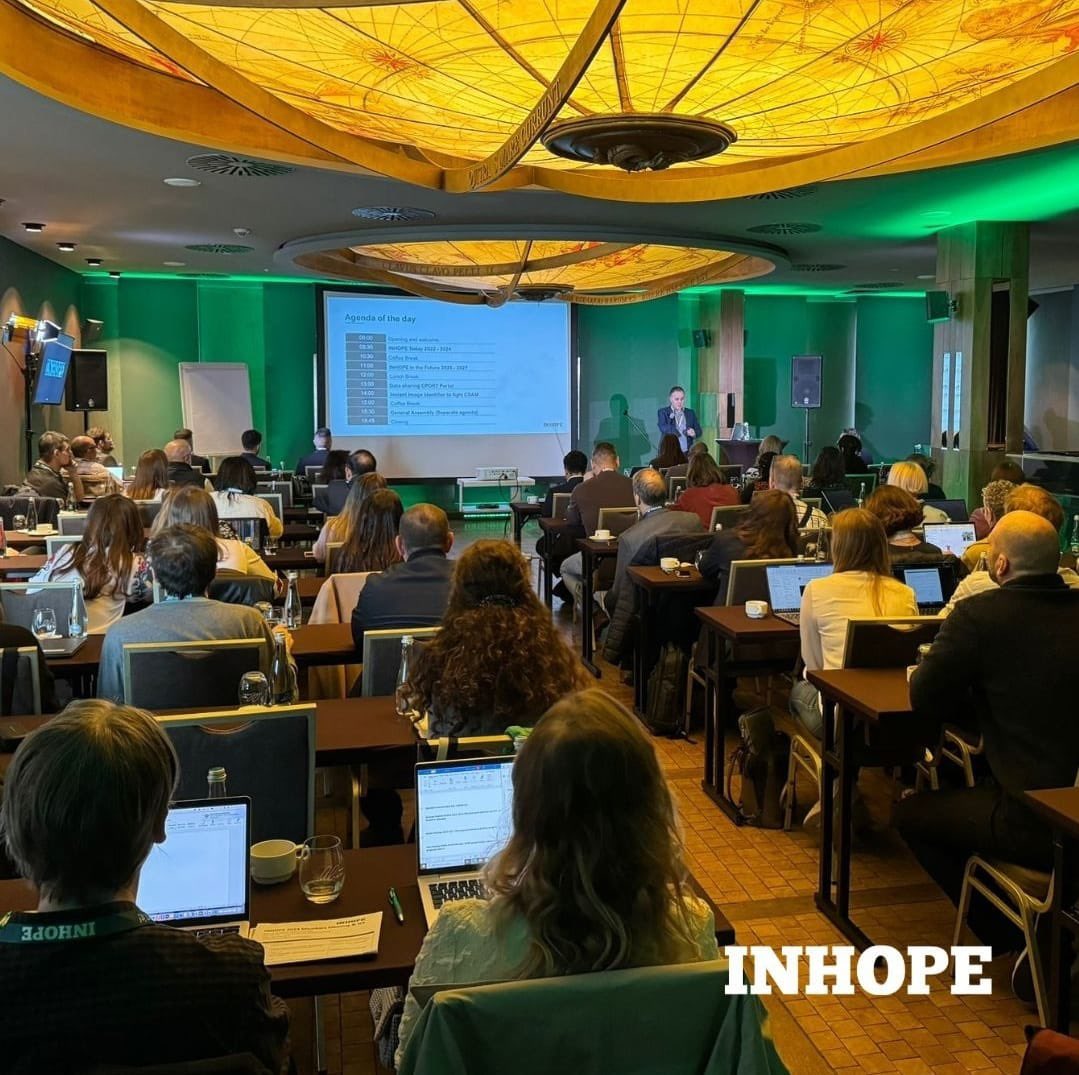 GroomingArg's tweet photo. 📍🇪🇺🇵🇱 #Polonia | HITO HISTÓRICO: DE FORMA UNÁNIME GROOMING ARGENTINA SE CONVIRTIÓ EN MIEMBRO PLENO DE LA RED GLOBAL INHOPE DE REPORTES CONTRA EL #CSAM.

🙌 Somos muchos y muchas quienes ponemos nuestro máximo compromiso a diario en pos de proteger a #NNyA en Internet. https://t.co/BVGg48JTEa