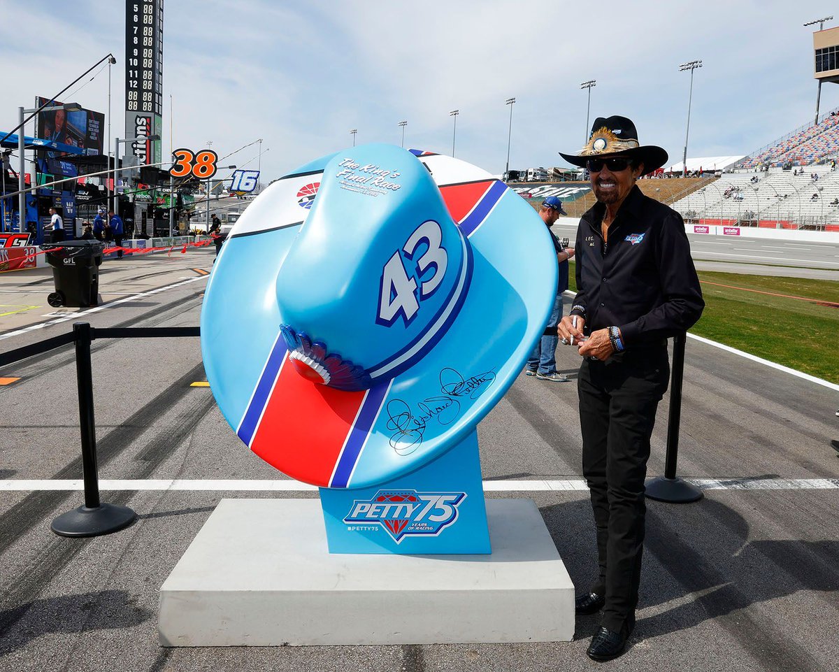 'The King' Richard Petty has 6 wins at AMS, and now we have a permanent installment in our ticket office honoring him and his family's time in the sport. If you haven't been by to check it out, come on by! #NASCARLegends
