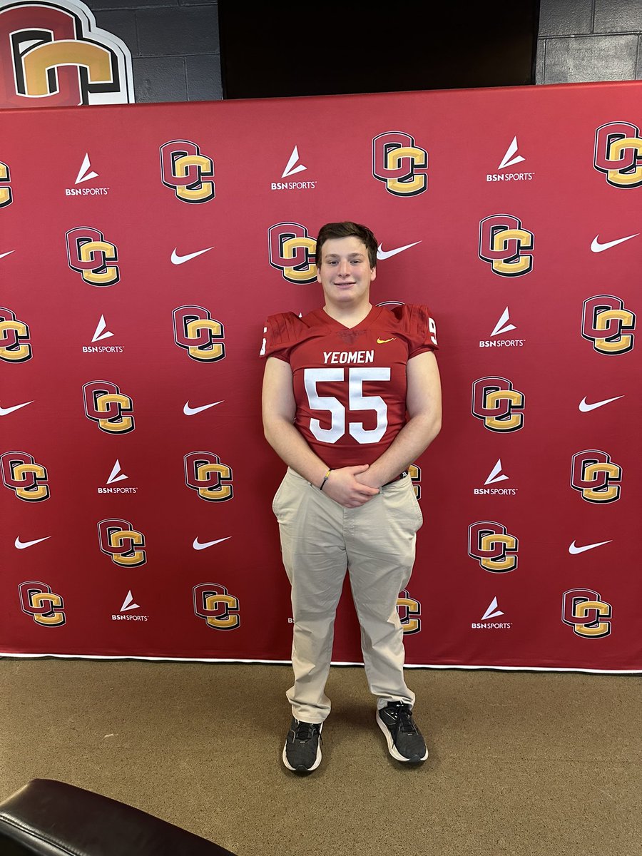 Thank you @CoachOConnell_ @CoachJPont @CoachSmith67 @CoachBenHammer @Hunterthedood45 @MichaelB_Mathis @GarlickJackson for taking the time to meet with me today @Yeo_Football. So impressed with the culture,camaraderie, and academics. Incredible facilities and so welcoming. Look…