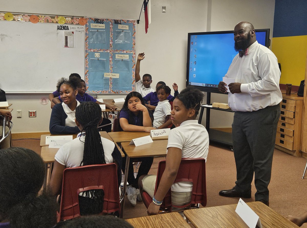 It's Junior Achievement Day! Thank you to our amazing volunteers.  <a href="/JPStarksMST/">J. P. Starks Math, Science and Technology Vanguard</a> <a href="/JPStarksMST_Lib/">Librarian Kimberly Wooten</a> <a href="/dallasschools/">Dallas ISD</a> @VeltHutchins