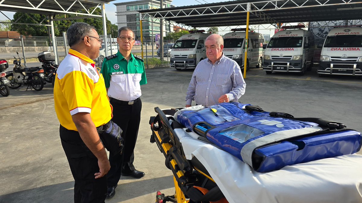 SJAM Malaysia in Selangor has an extensive ambulance fleet including a Mercedes Sprinter Bariatric Ambulance (fitted out in Australia) and Malaysia’s only neonatal ambulance with a humidicrib on board. @StJohnINTL