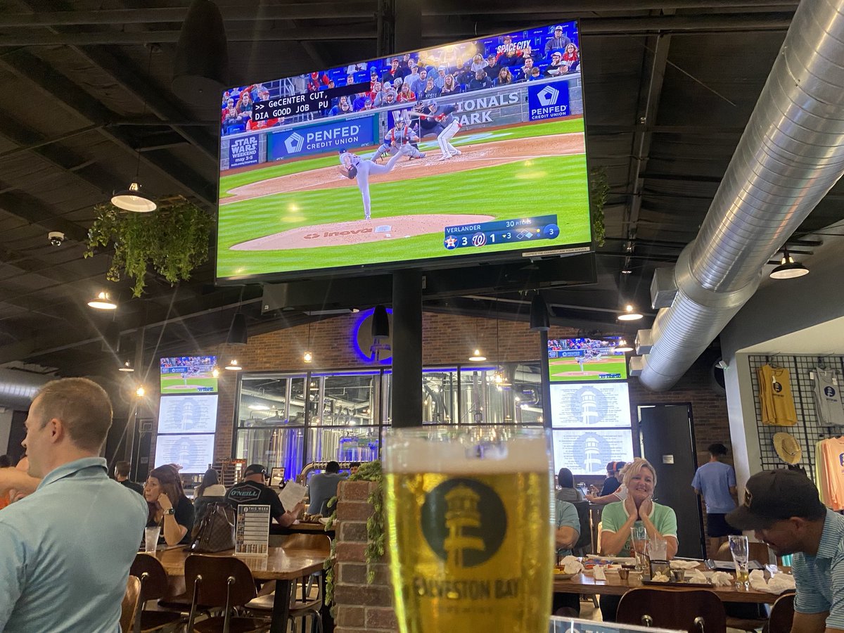 Checking out the Astros game with good beer at ⁦<a href="/GBayBrewing/">Galveston Bay Brewing</a>⁩
